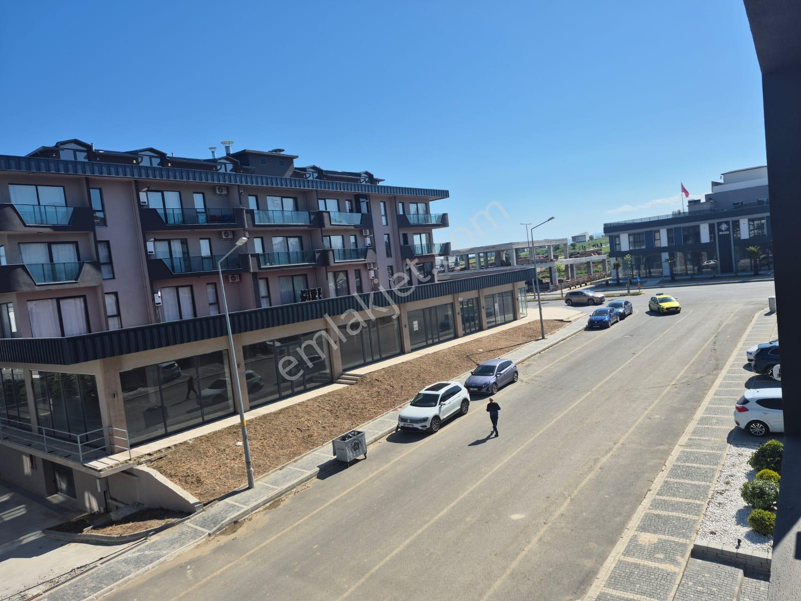 Delux'den Palm Suıts'te Cadde Cepheli Lux Satılık 1+1 Daire - Görsel 11
