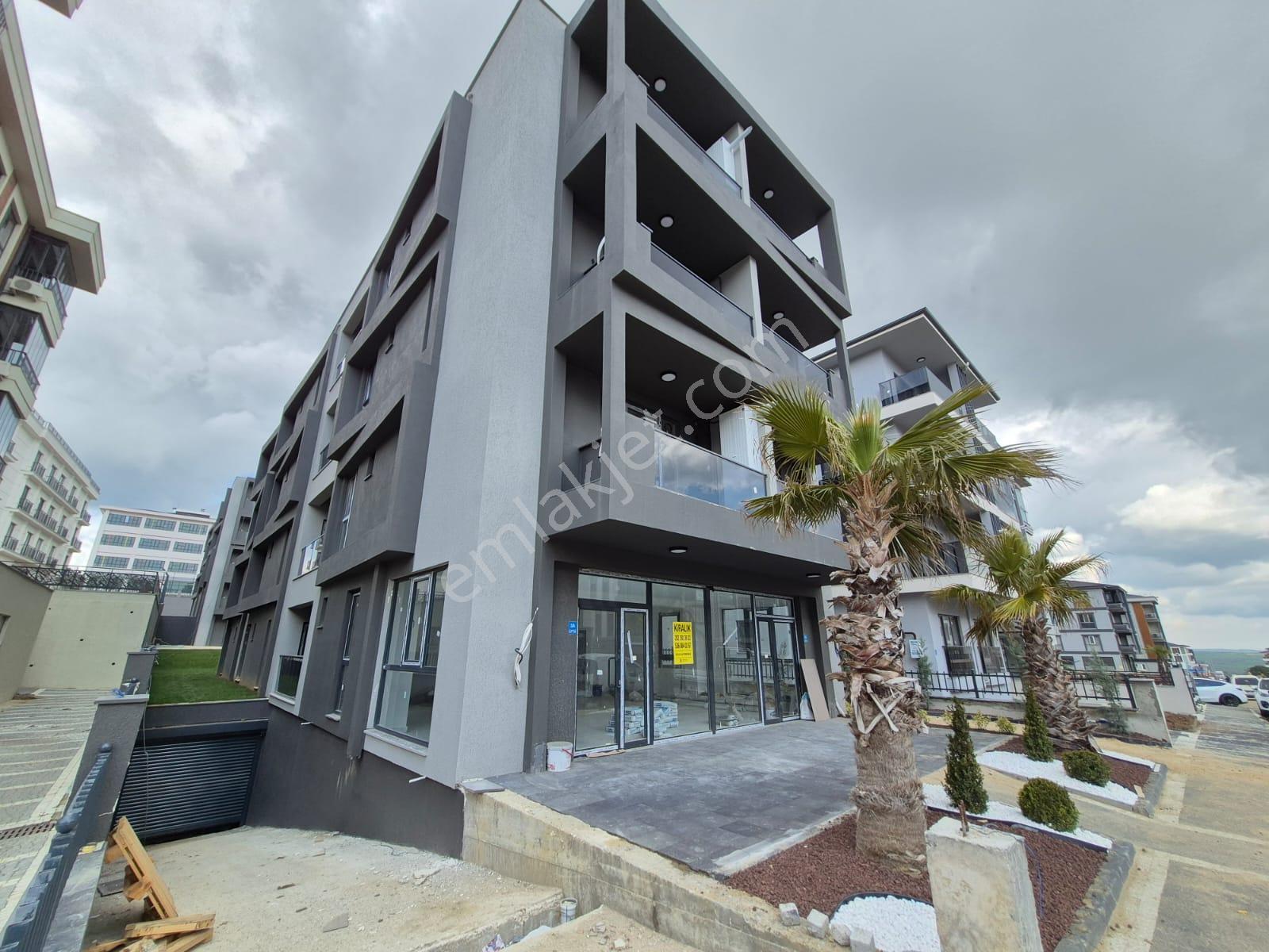 Delux'den Palm Suıts'te Cadde Cepheli Lux Satılık 1+1 Daire - Görsel 20