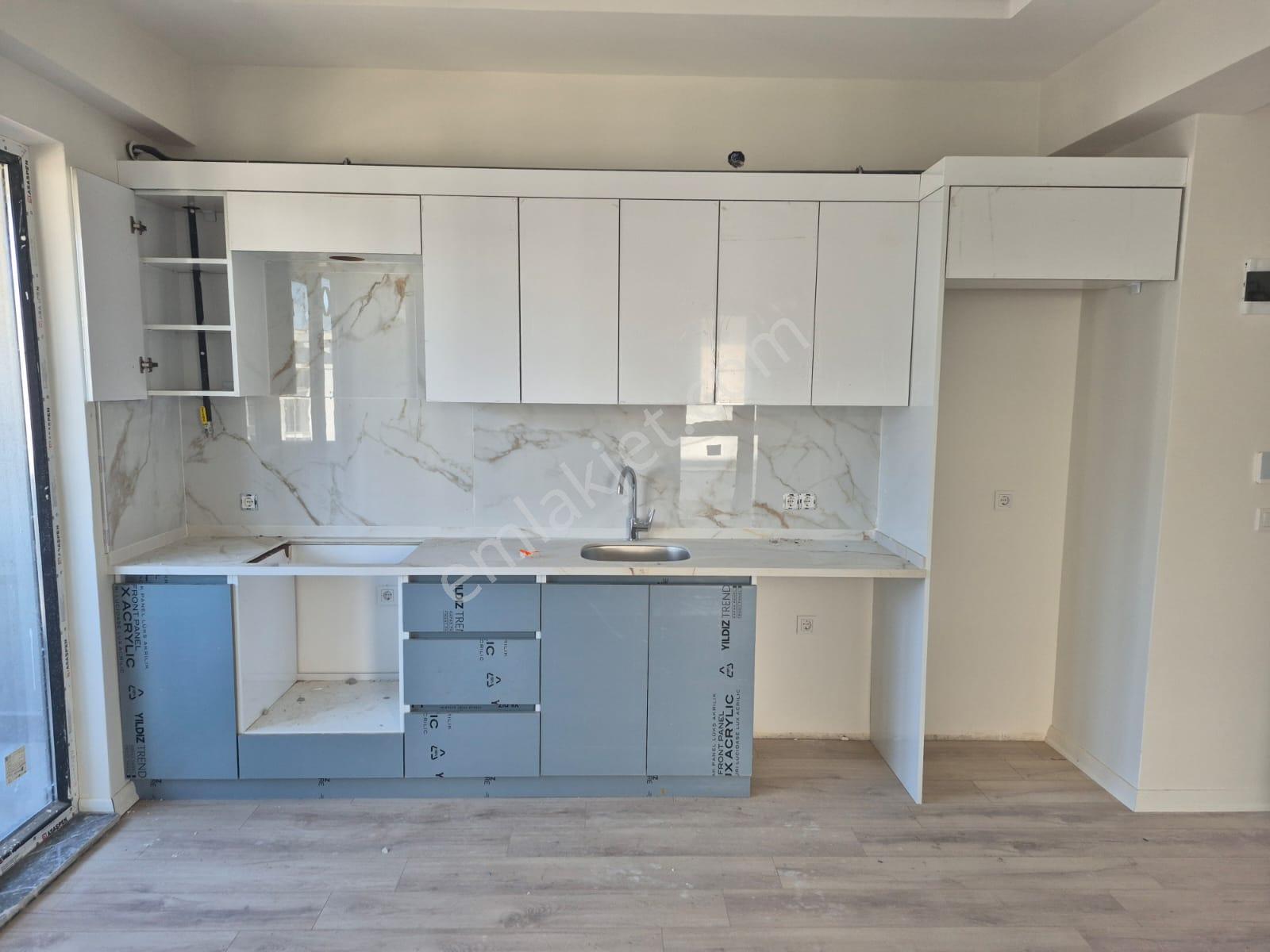 Delux'den Palm Suıts'te Cadde Cepheli Lux Satılık 1+1 Daire - Görsel 6