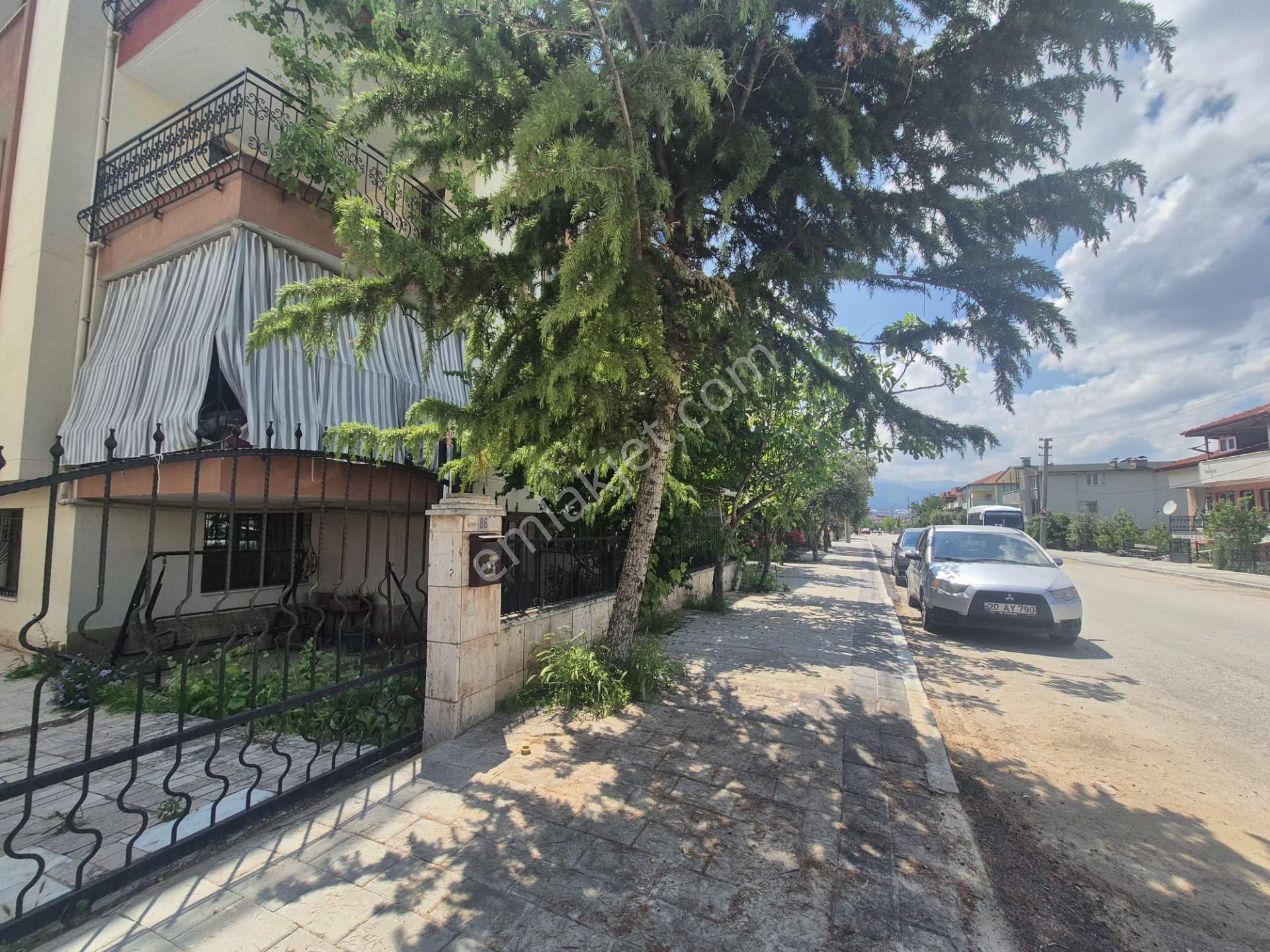 Dıalog Myra Dan Zümrüt Mahallesi Nde Kiralık 2+1 Bahçe Katı