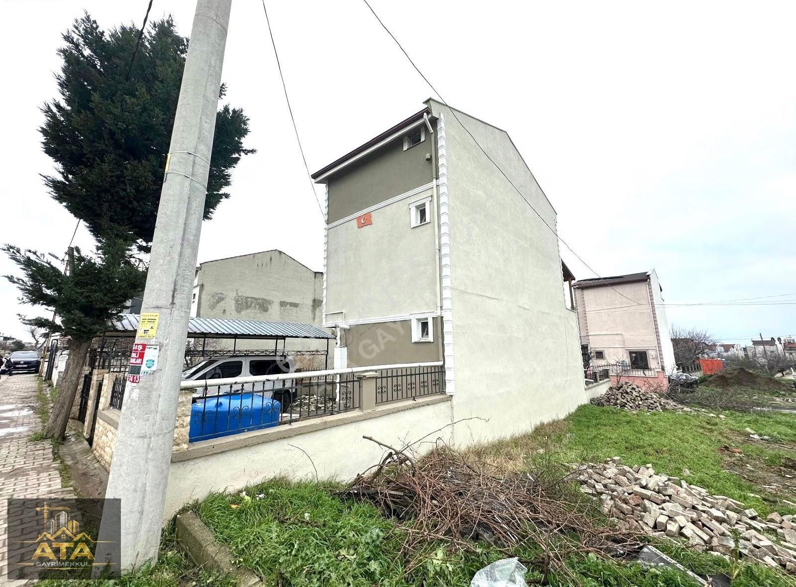 Yeniçiftlikte İskanlı 5+1 Sahile 1 Km Otoparklı Lüks Villa - Görsel 13