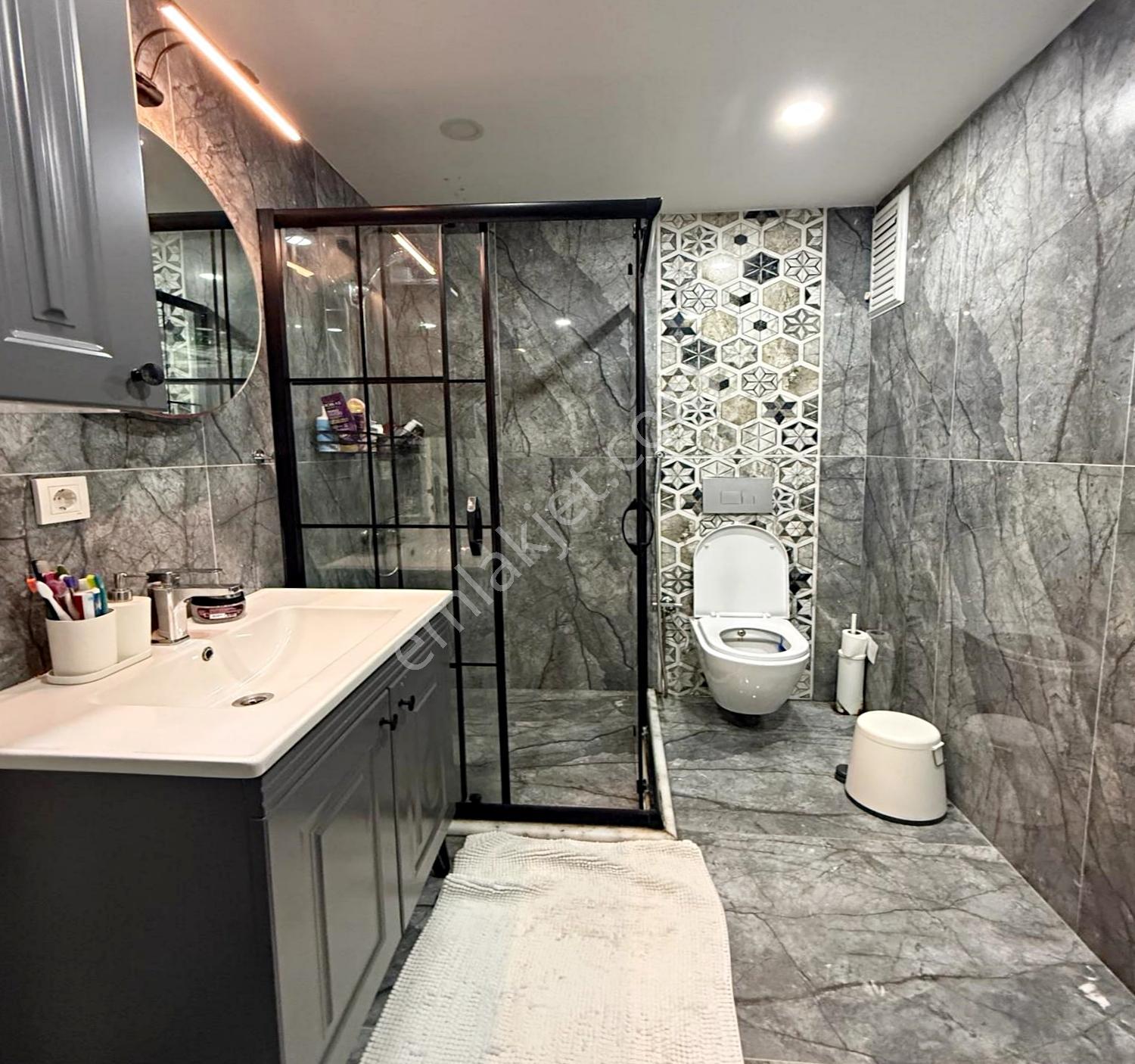 Barış Mahallesi Kat Mülkiyetli Site İçi Dekorlu Satılık Daire
