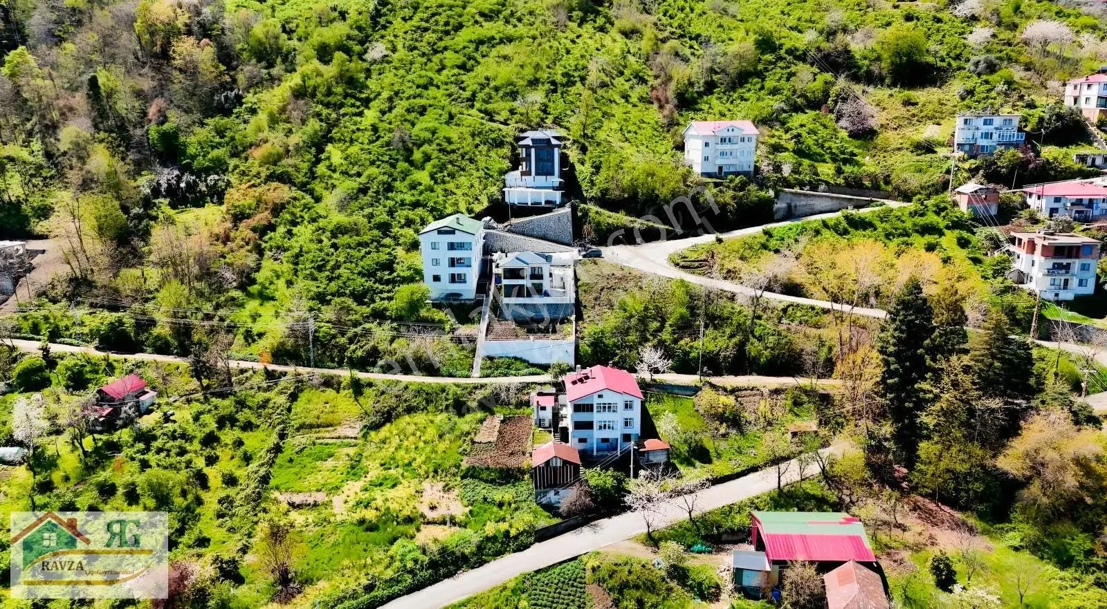 Akçaabat'ta Deniz Manzaralı Satılık 3+1 Villa (400m² Arsa) - Görsel 4