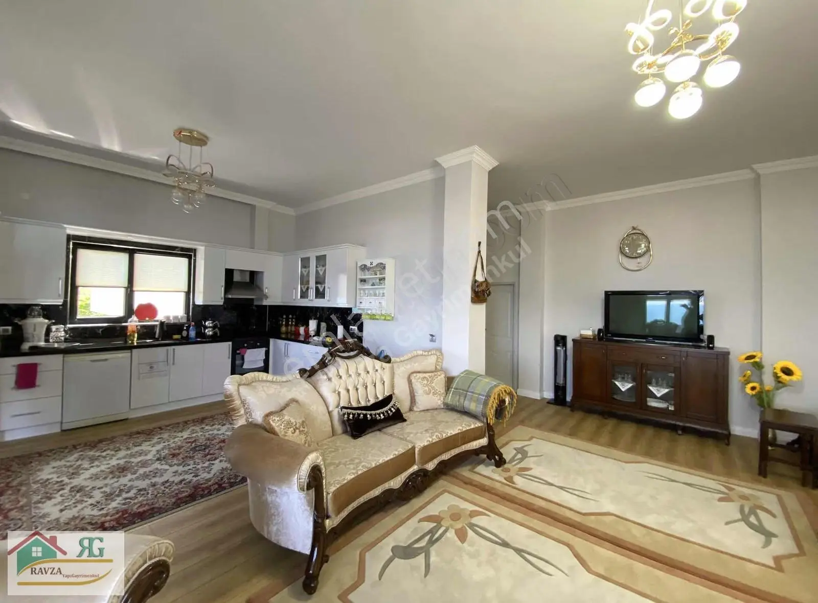 Akçaabat'ta Deniz Manzaralı Satılık 3+1 Villa (400m² Arsa) - Görsel 2