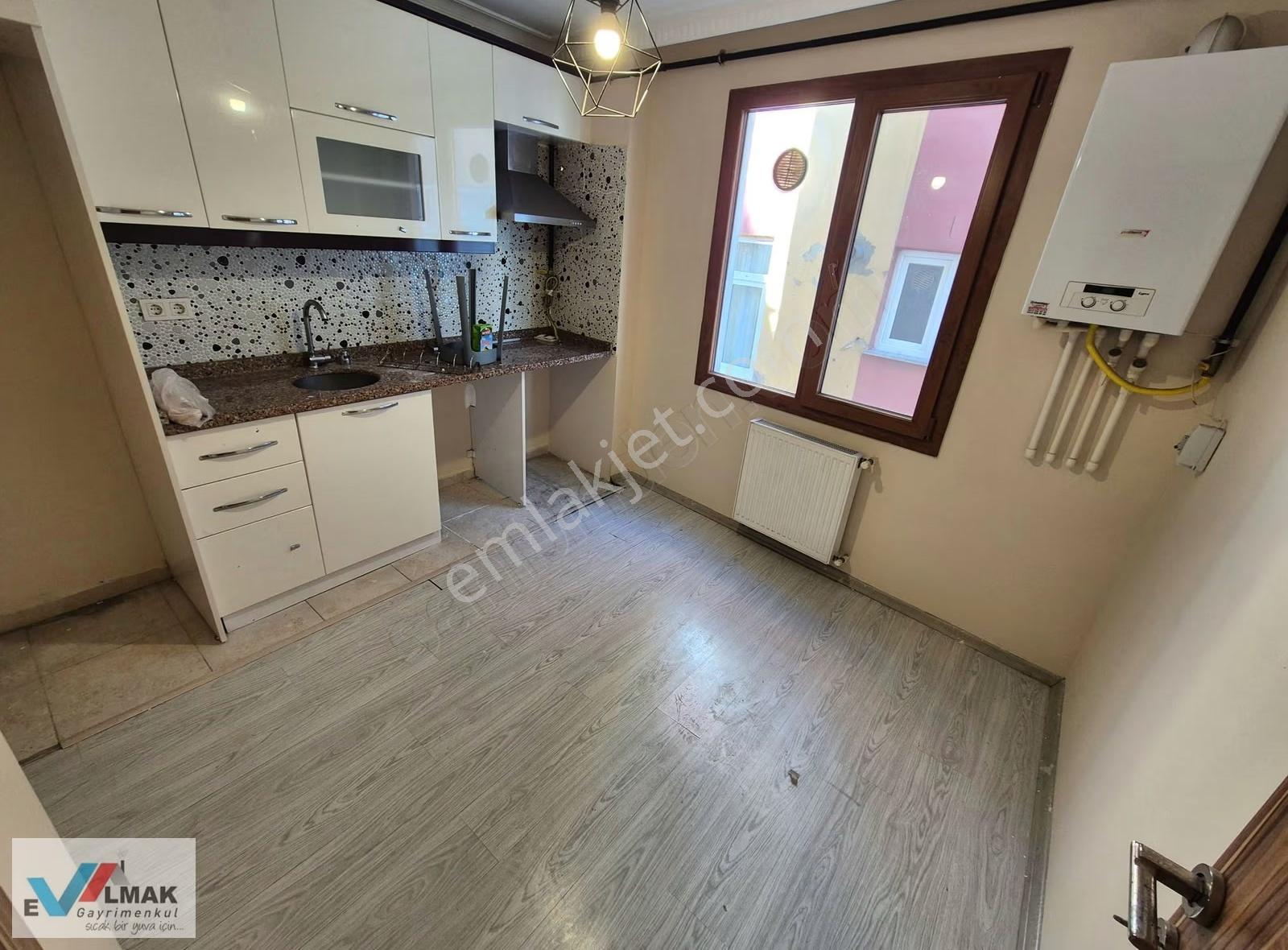 Söğütlüçeşme Mah.de Satılık 1+1 Arakat Evalmak Gayrimenkul'den - Görsel 3