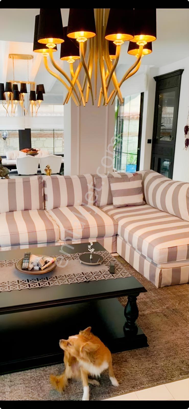 Alaçatı'da Kiralık Lüks Villa