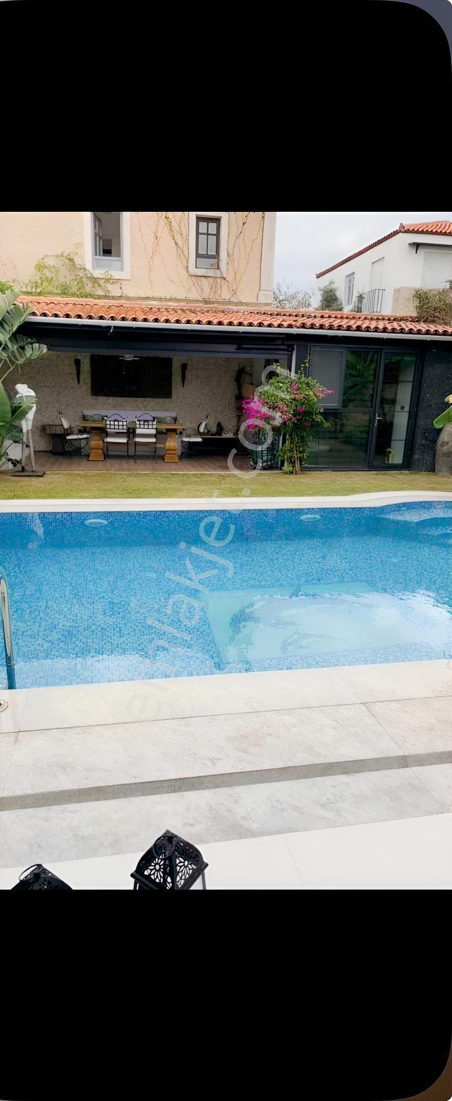 Alaçatı'da Kiralık Lüks Villa - Görsel 4
