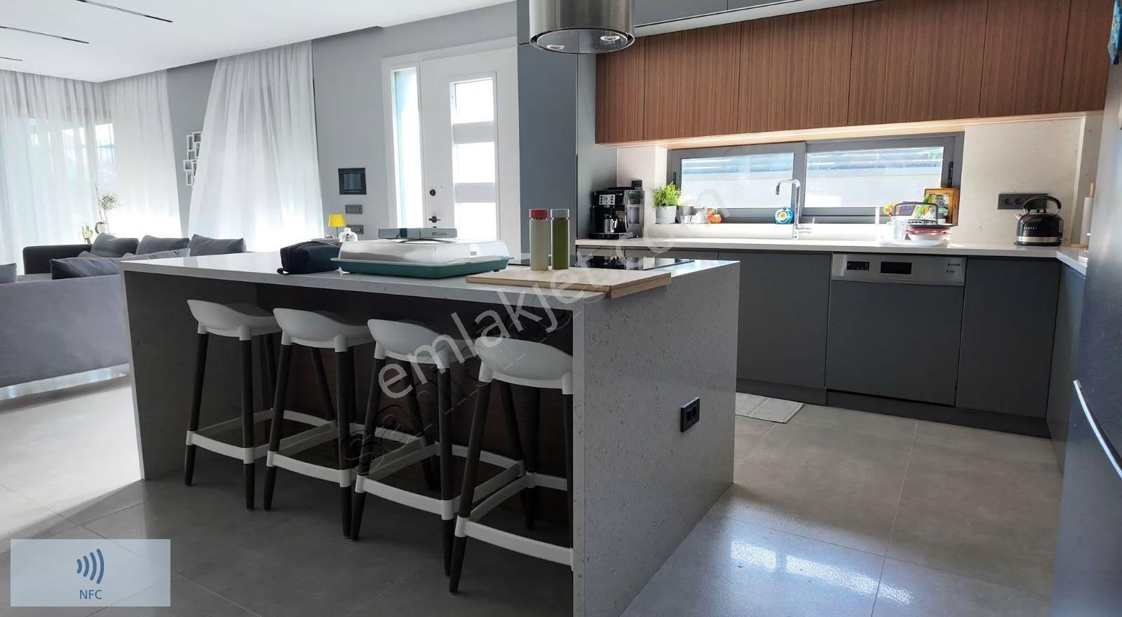 Çeşme Alaçatı'da Satılık 4+1 Rüya Gibi Bir Villa - Görsel 8
