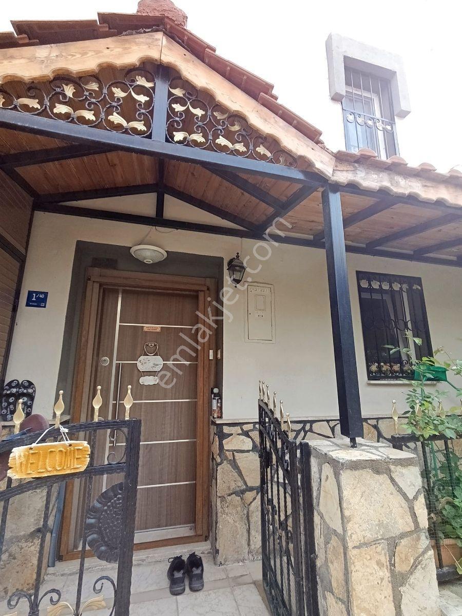 Kuşadası Kadınlar Denizinde Terastan Deniz Manzaralı 4+1 Triplex - Görsel 4