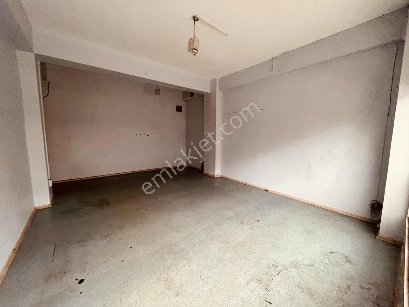 Megakent'ten Cadde Üzeri Kiralık Dükkan - Görsel 2