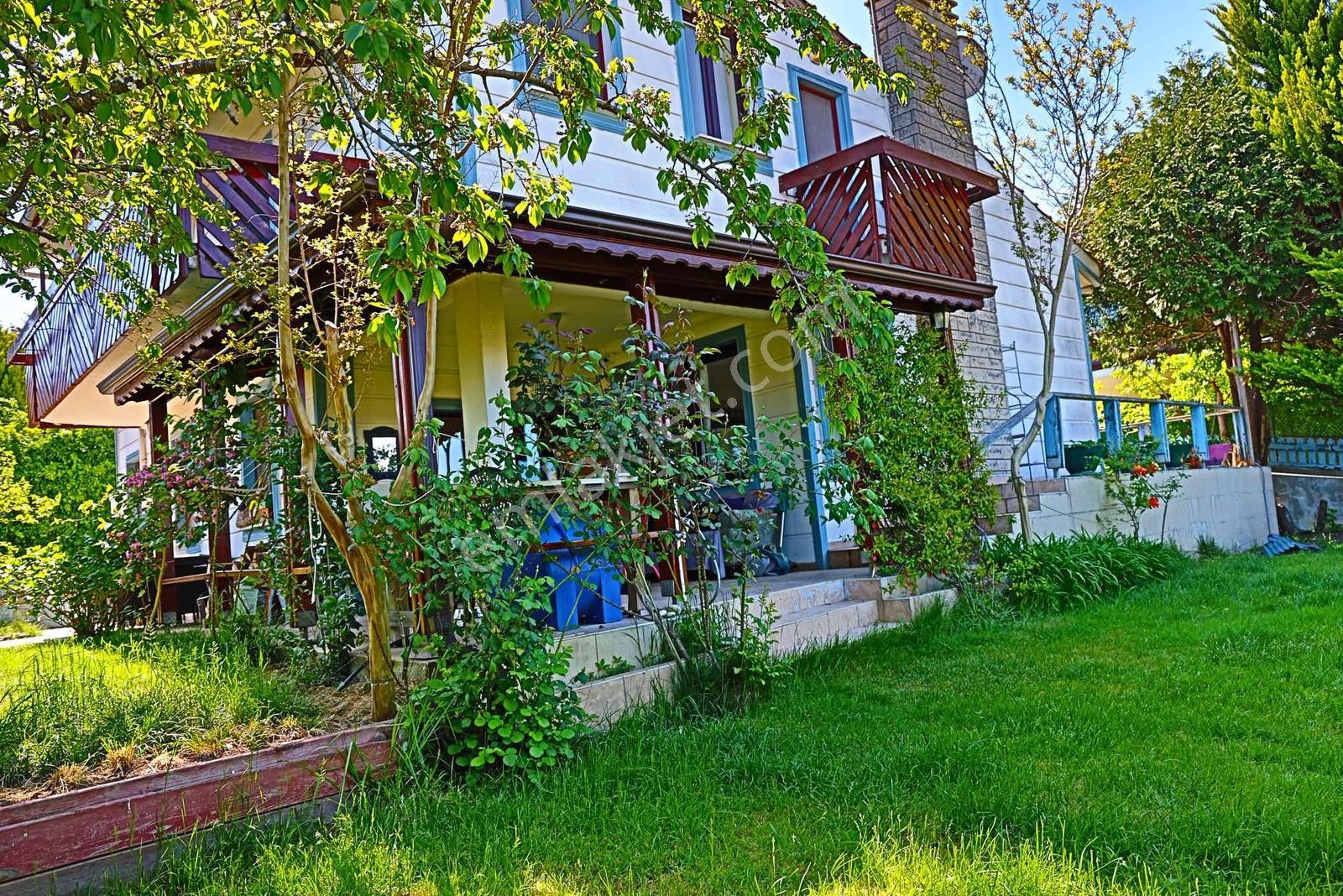Özel Mimarili Ve Yüksek Tavanlı - Görsel 10