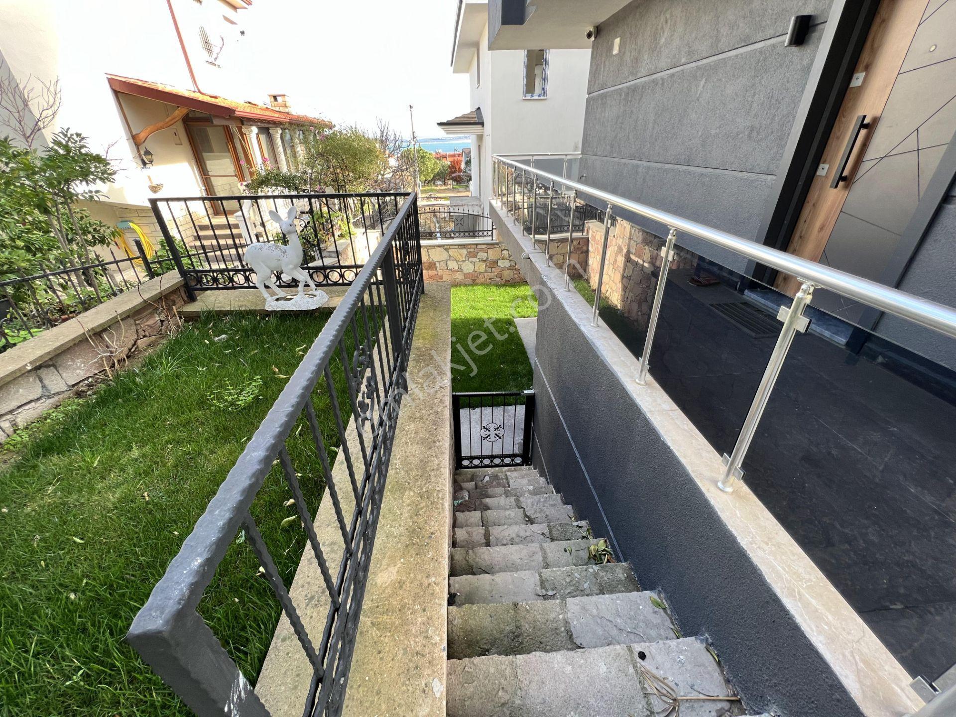Ayvalık Cunda Da Satılık Harika Dubleks Bodrumlu Villa. - Görsel 17