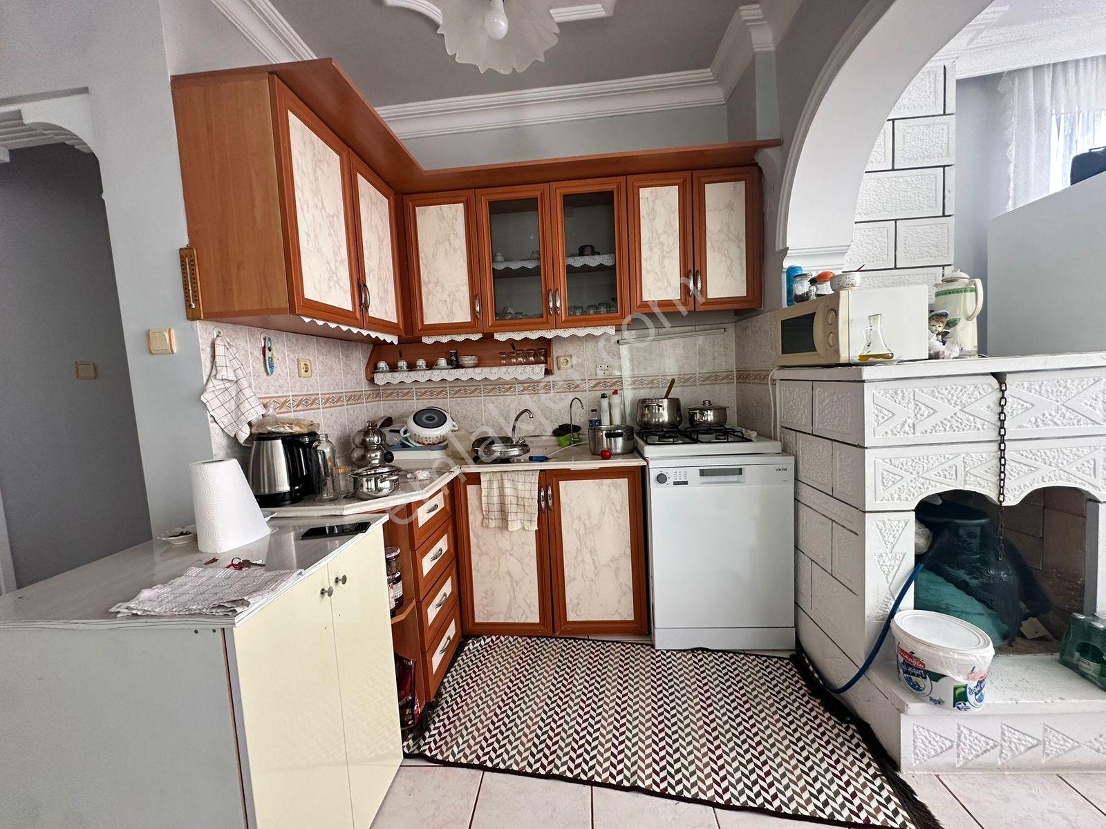 Alanya Konaklıda Denize Sıfır Konumda Satılık 2+1 Fırsat Daire - Görsel 16