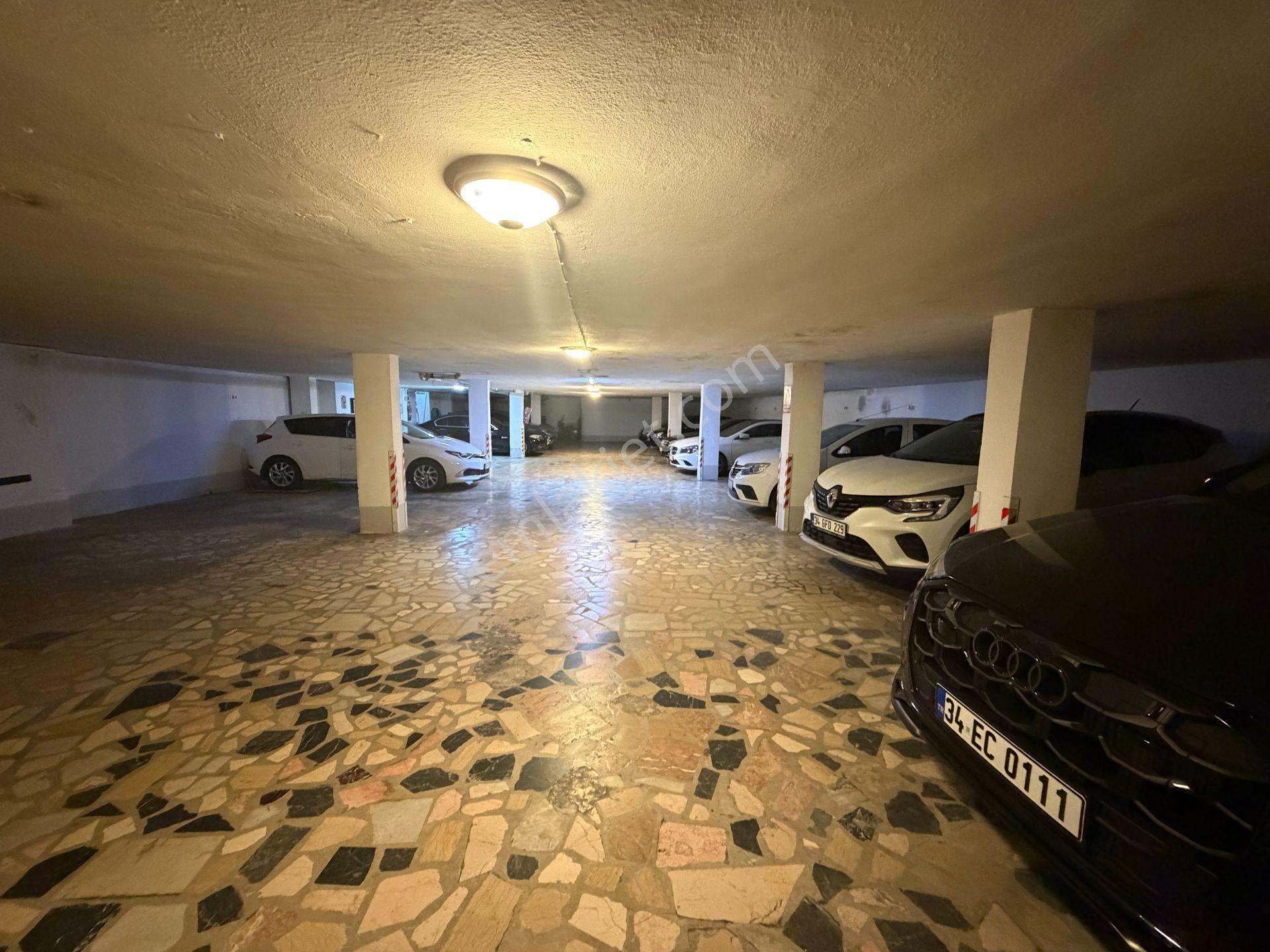 Feneryolu Kapalı Otoparklı Bahçeli Satılık 3+1 Daire / Kiracısız - Görsel 29