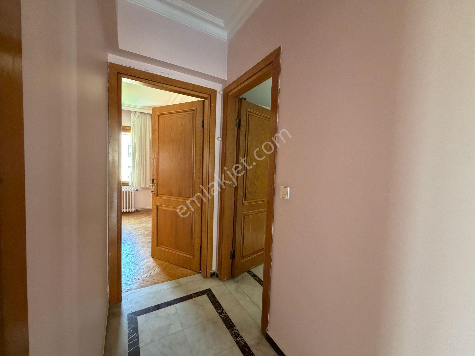 Feneryolu Kapalı Otoparklı Bahçeli Satılık 3+1 Daire / Kiracısız - Görsel 18