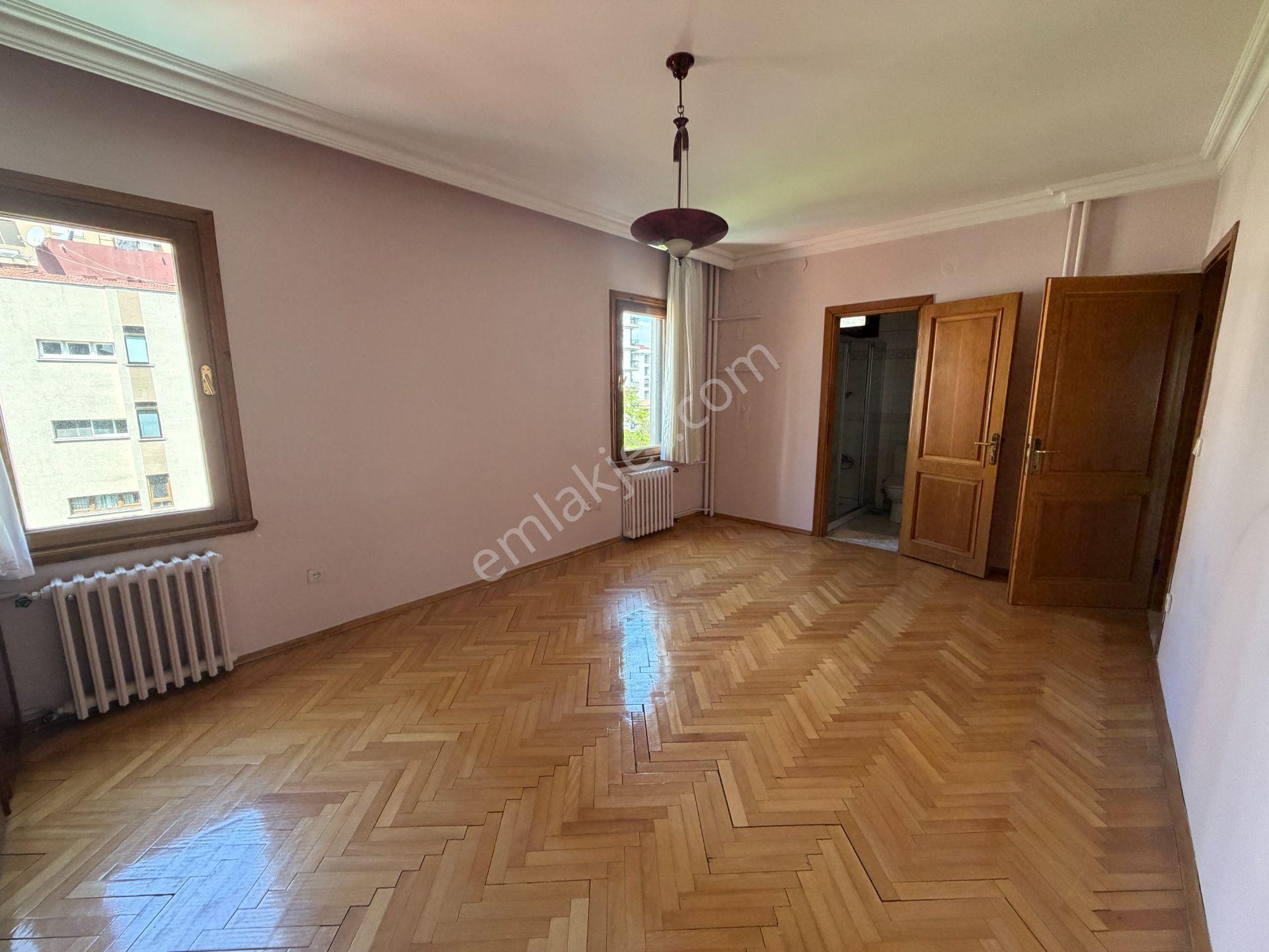 Feneryolu Kapalı Otoparklı Bahçeli Satılık 3+1 Daire / Kiracısız - Görsel 22