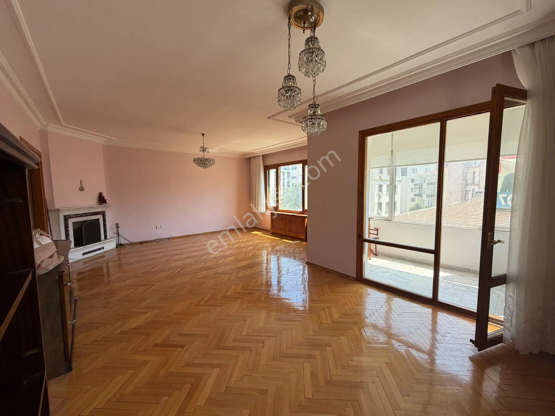 Feneryolu Kapalı Otoparklı Bahçeli Satılık 3+1 Daire / Kiracısız - Görsel 3