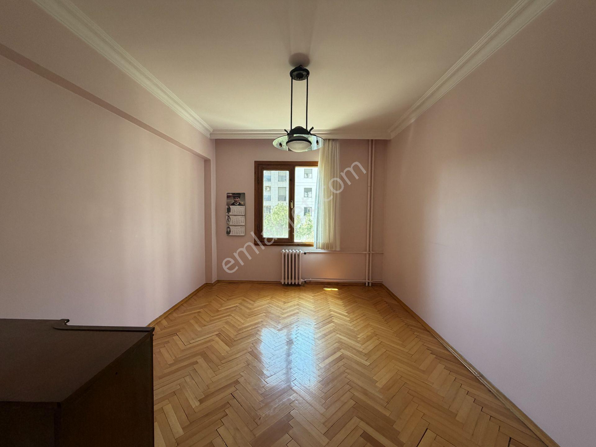 Feneryolu Kapalı Otoparklı Bahçeli Satılık 3+1 Daire / Kiracısız - Görsel 13