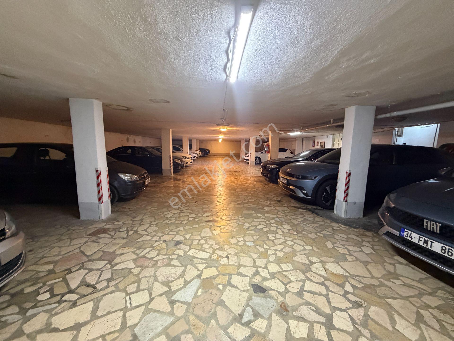 Feneryolu Kapalı Otoparklı Bahçeli Satılık 3+1 Daire / Kiracısız - Görsel 31