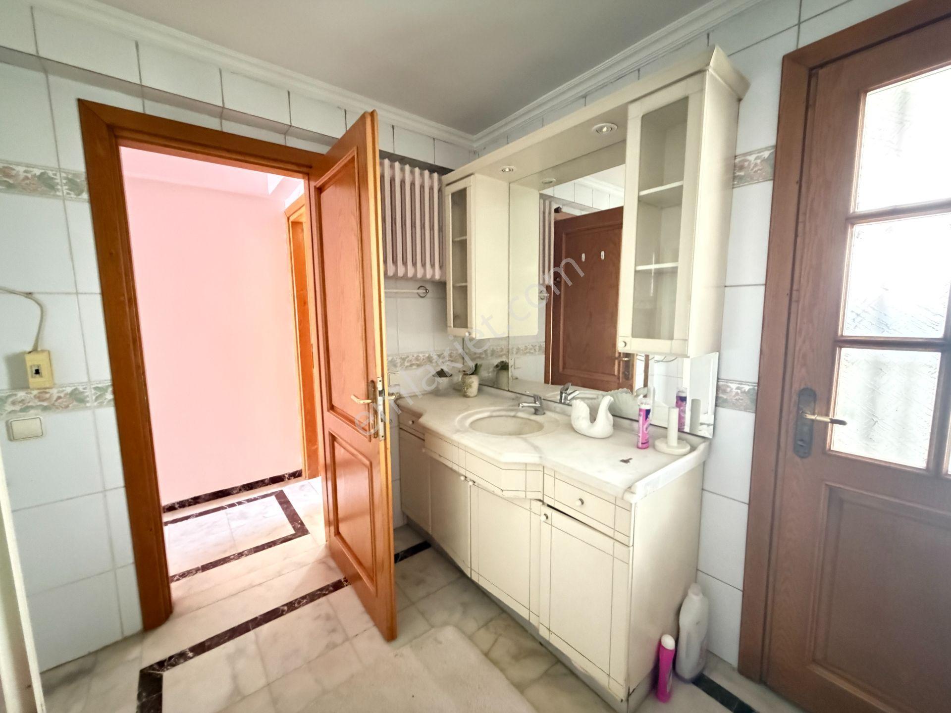 Feneryolu Kapalı Otoparklı Bahçeli Satılık 3+1 Daire / Kiracısız - Görsel 20