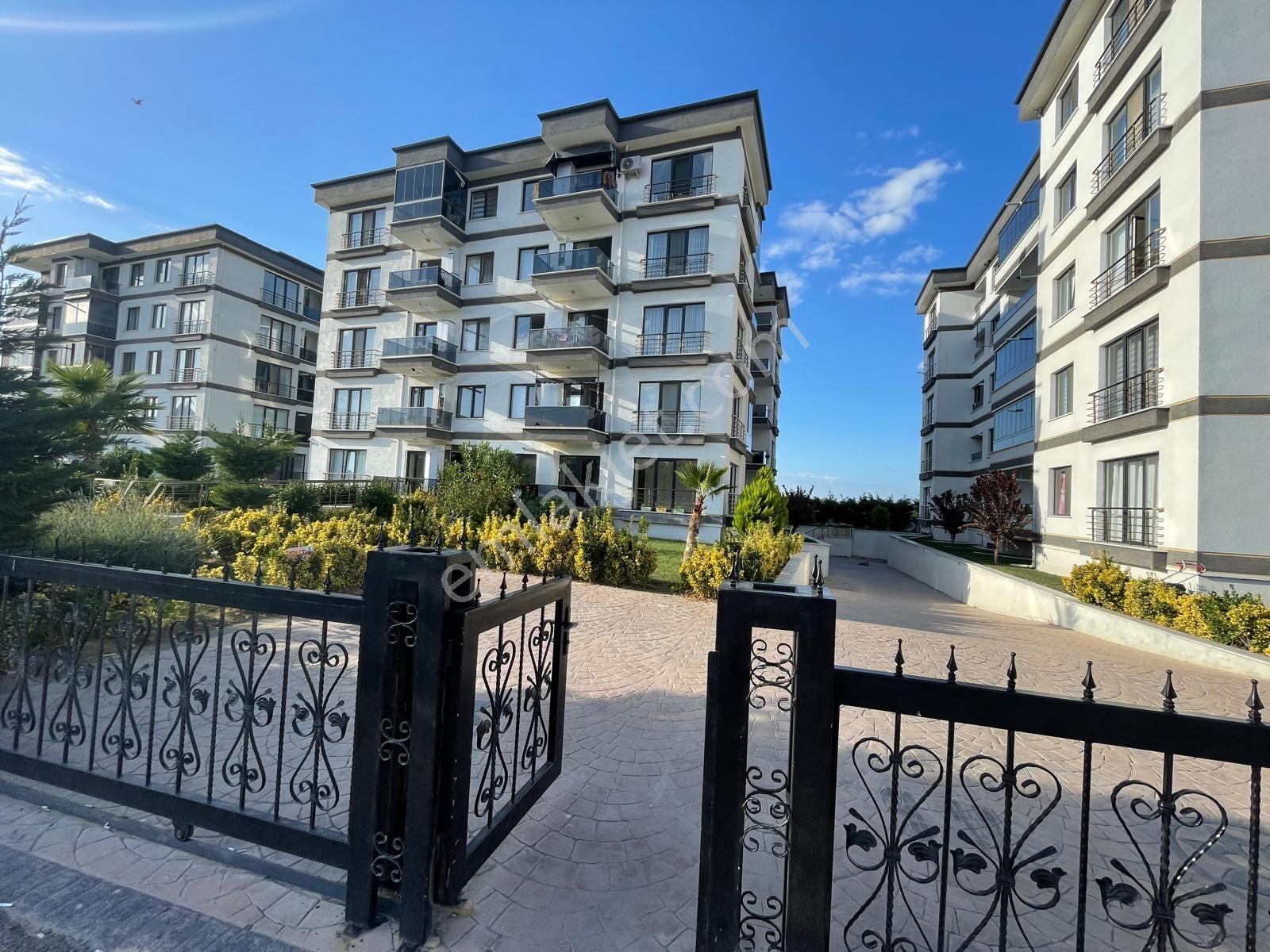 Gelibolu Bey Konaklarında Havuzlu Full Eşyalı Kiralık 2+1 Daire