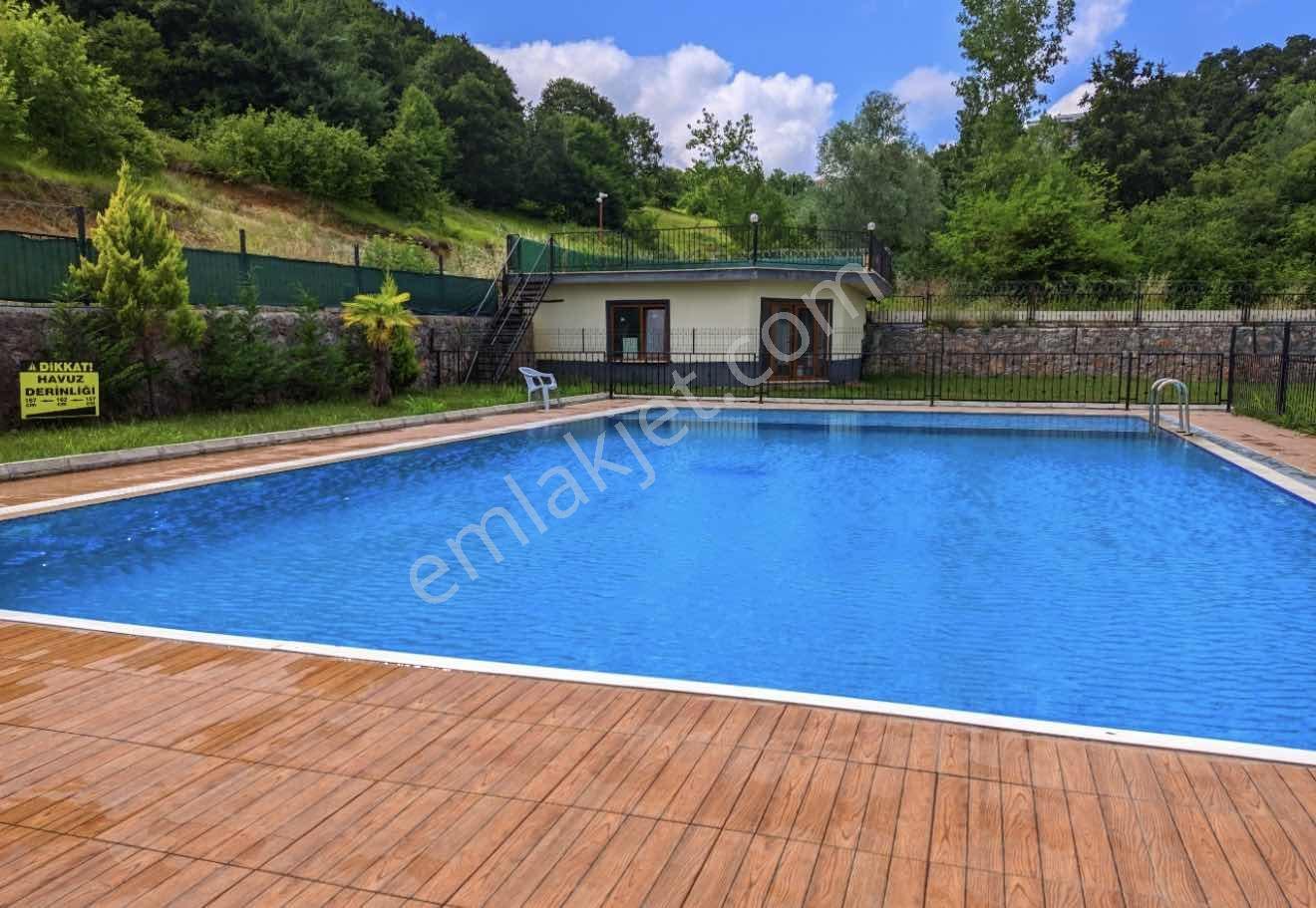 Site İçinde Geniş 3+1 Arakat