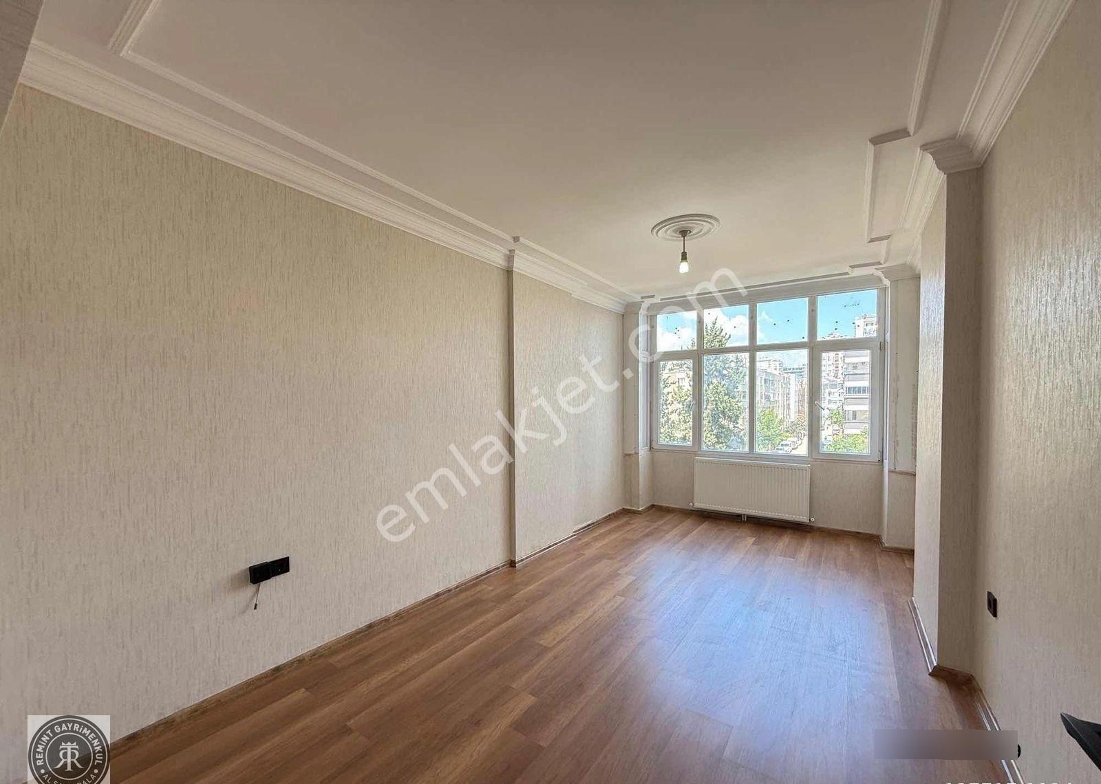 Çukurova Beyaz Evler 2+1 Geniş Oturumlu Ful Yapılı - Görsel 8