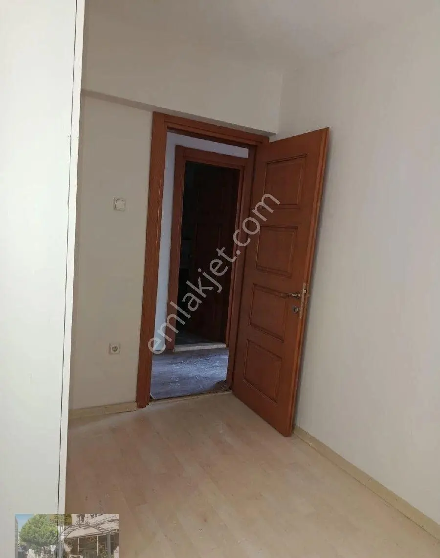 Bostanlı Da Sahile Yakın Son Kat Bakımlı - Görsel 3