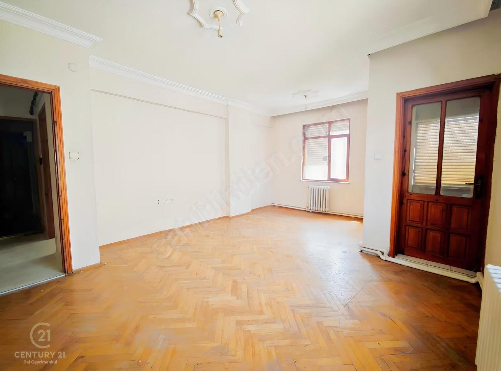 Century21 Bal'dan Bahçelievler Mehmetcik Cad.3+1 Kiralık Daire - Görsel 3