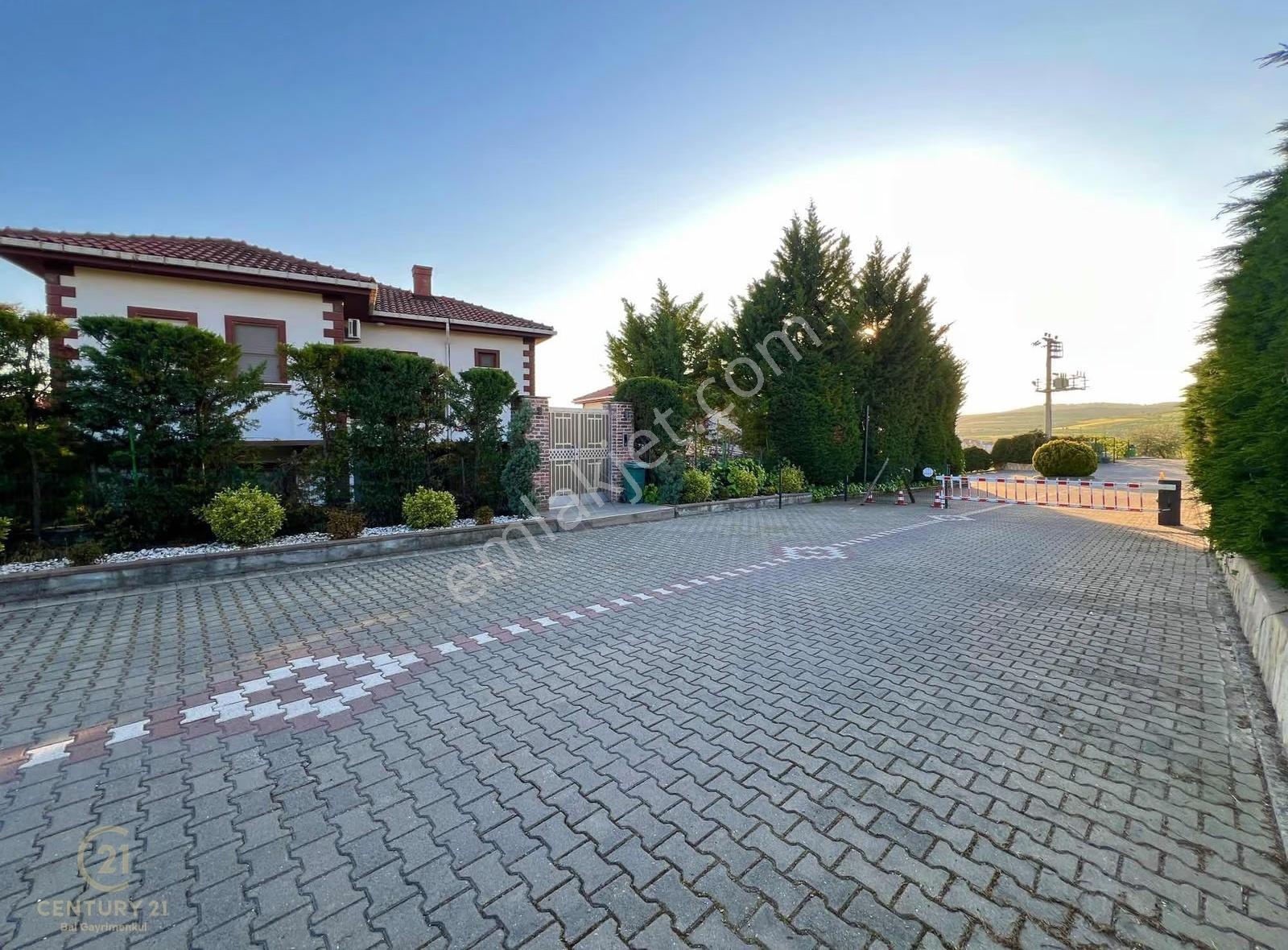Değirmen Boğazı Sitesinde Bahçeli Özel Tasarım Satılık Lüx Villa - Görsel 34
