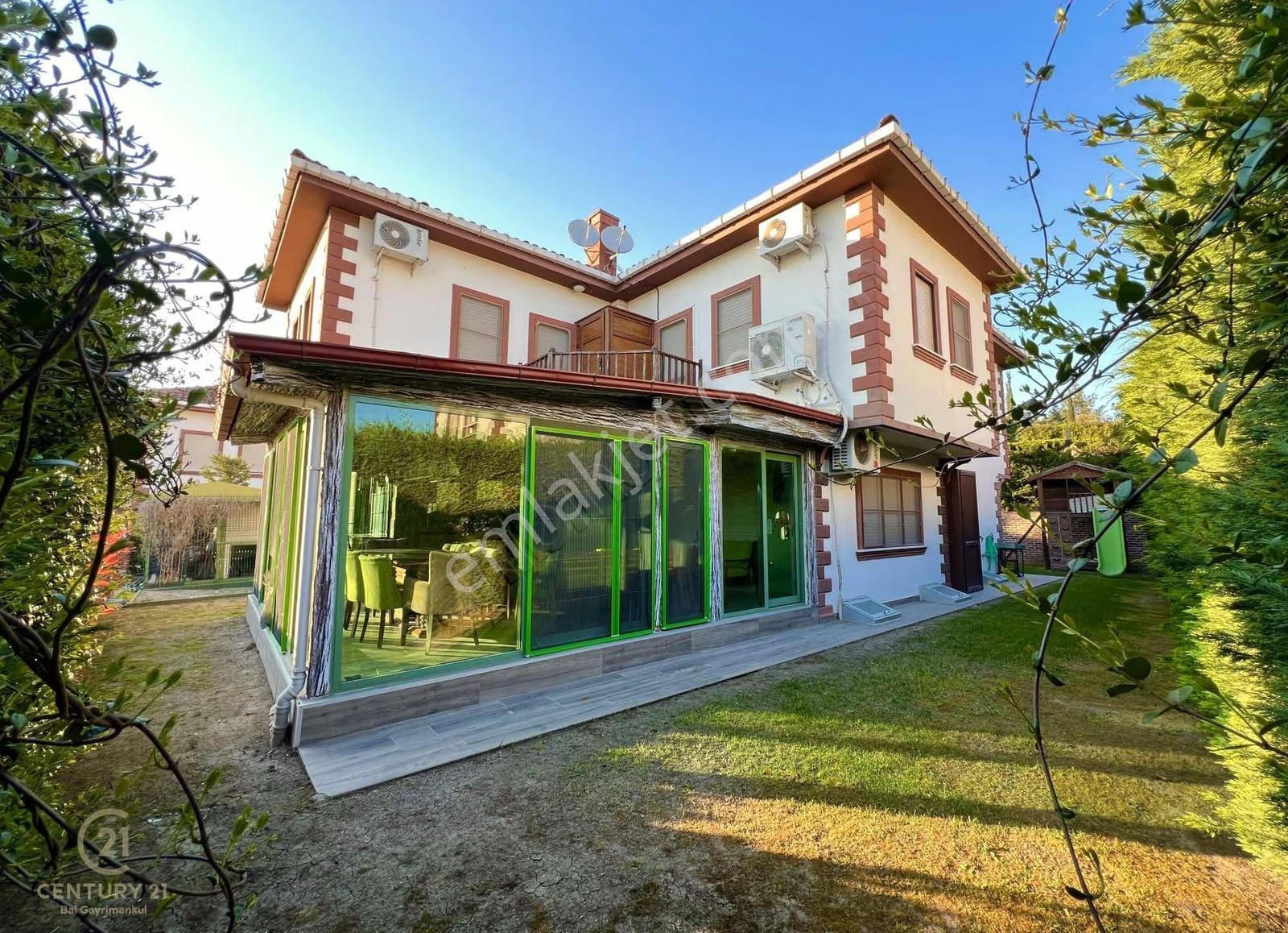 Değirmen Boğazı Sitesinde Bahçeli Özel Tasarım Satılık Lüx Villa - Görsel 25