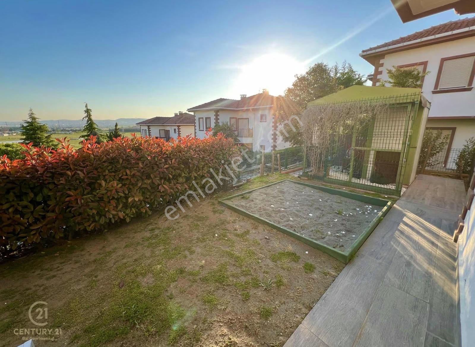 Değirmen Boğazı Sitesinde Bahçeli Özel Tasarım Satılık Lüx Villa - Görsel 3
