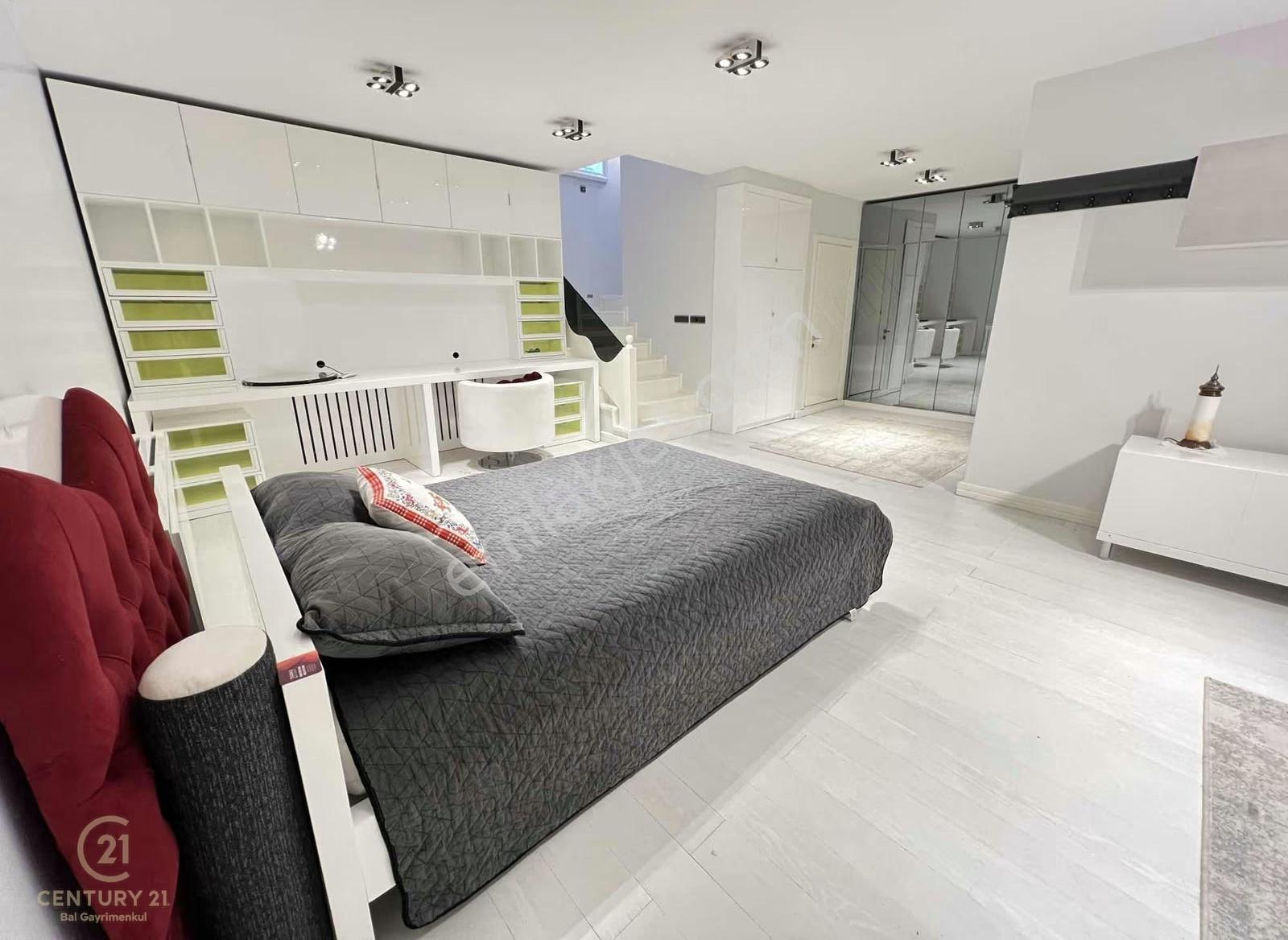 Değirmen Boğazı Sitesinde Bahçeli Özel Tasarım Satılık Lüx Villa - Görsel 24