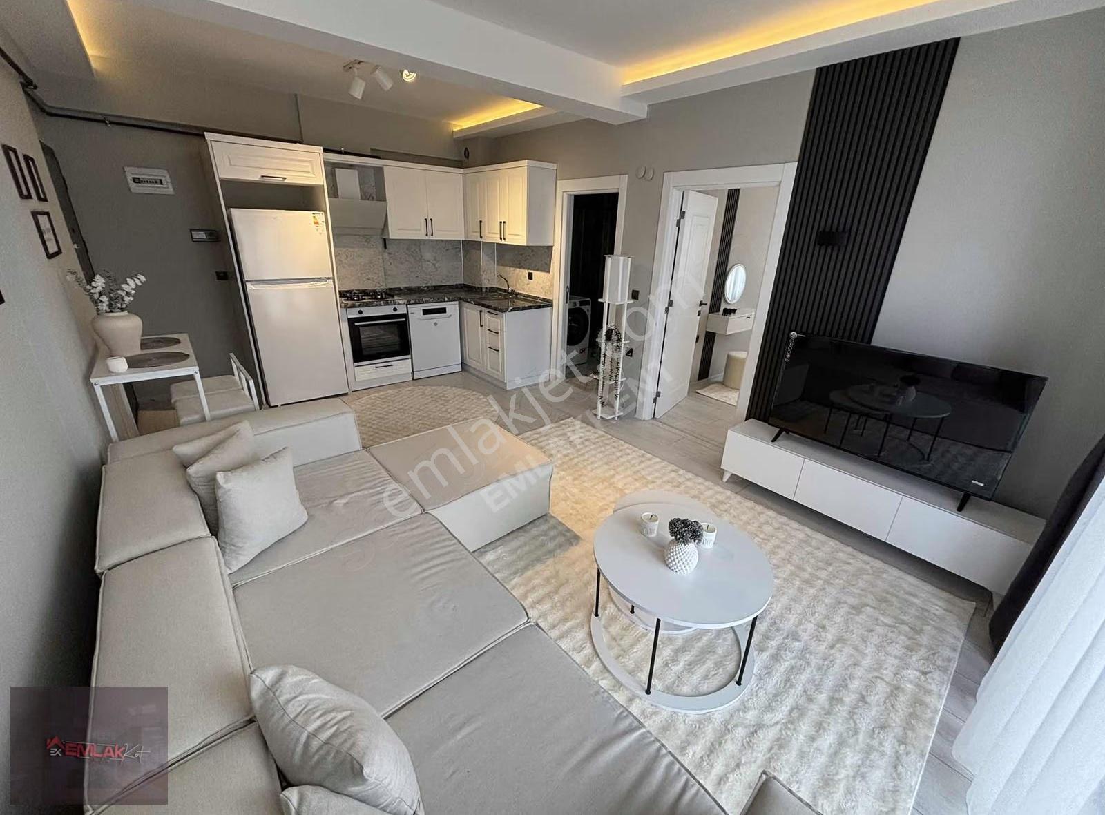 Emlakkent'ten Satılık Lüks Eşyalı İskanlı 1+1 Daire