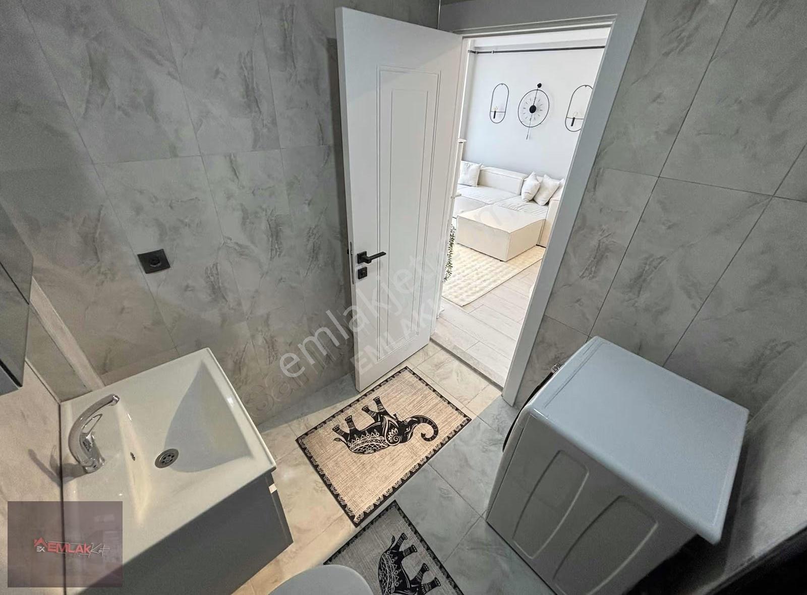 Emlakkent'ten Satılık Lüks Eşyalı İskanlı 1+1 Daire - Görsel 13