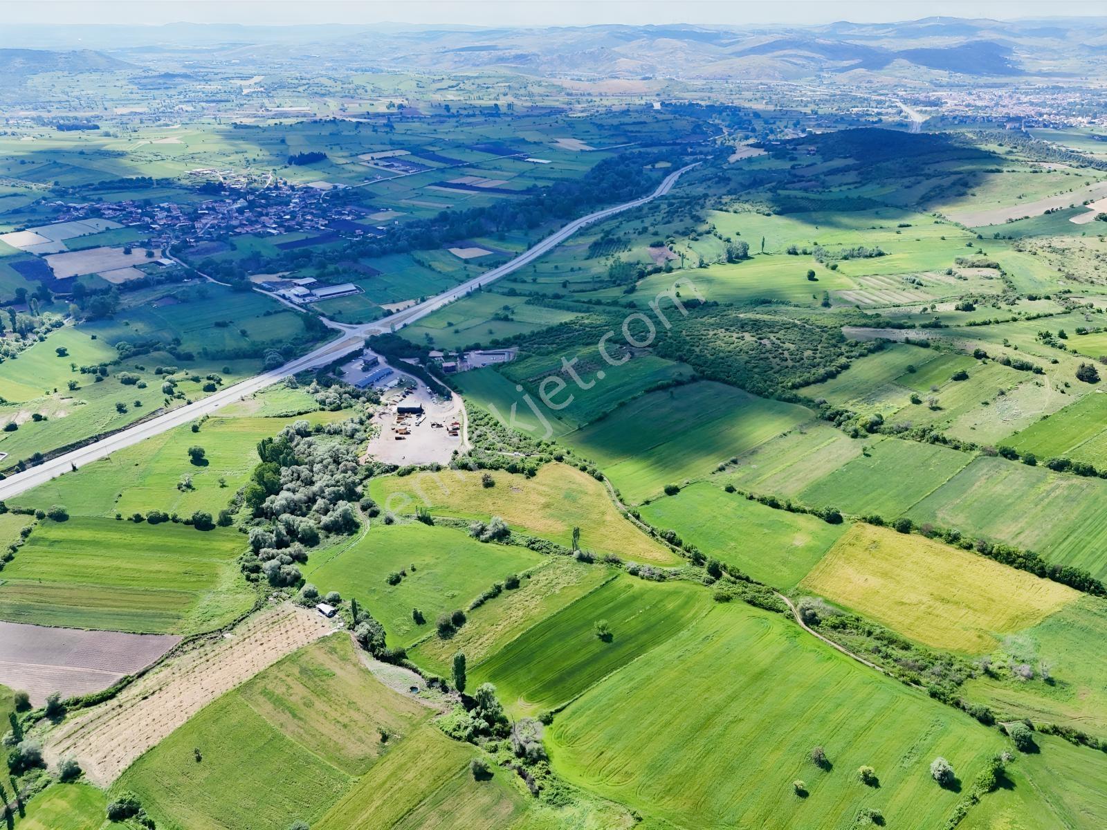 Nova'dan Kepsut Karaçaltı Köyünde 8550m² Resmi Yolu Olan Tarla - Görsel 26