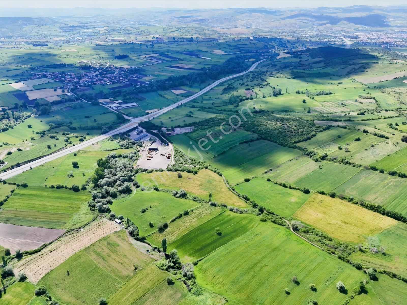 Nova'dan Kepsut Karaçaltı Köyünde 8550m² Resmi Yolu Olan Tarla - Görsel 25