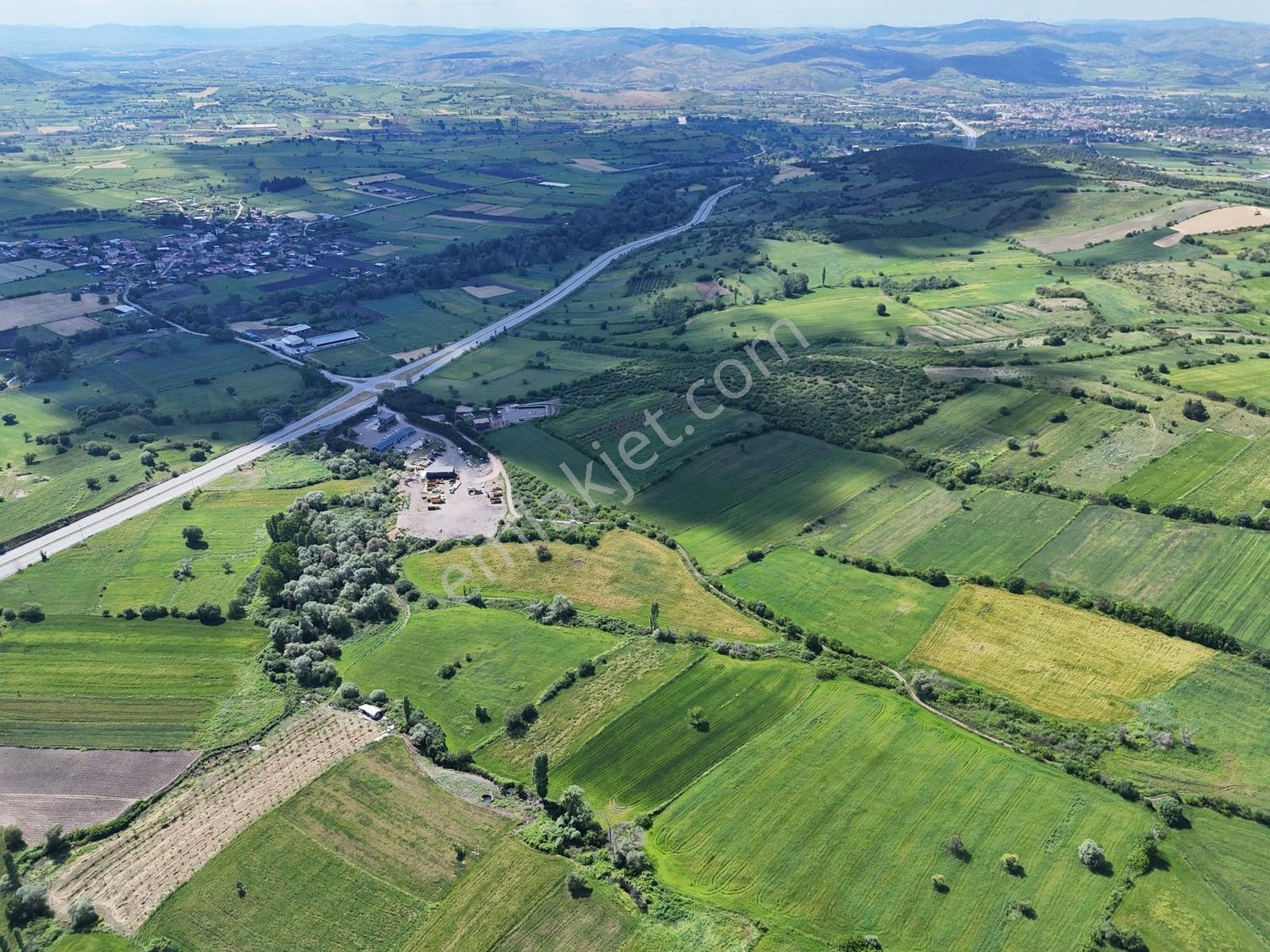 Nova'dan Kepsut Karaçaltı Köyünde 8550m² Resmi Yolu Olan Tarla - Görsel 27