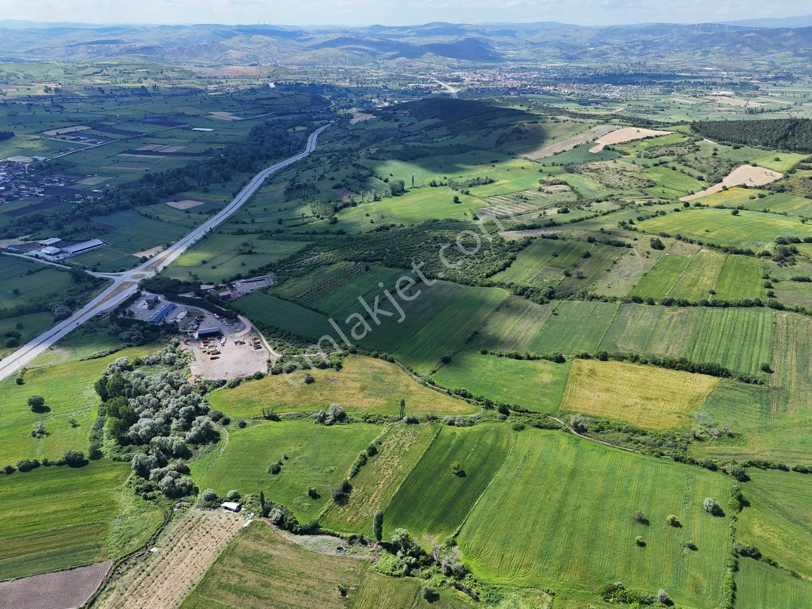 Nova'dan Kepsut Karaçaltı Köyünde 8550m² Resmi Yolu Olan Tarla - Görsel 32