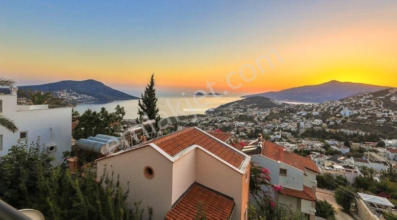 Süresiz Turizm Belgeli Merkeze Yakın 3+1 Villa