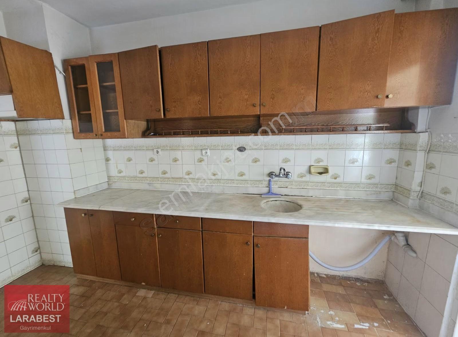 Bayindır Mahallesinde 3+1 Kiralık Daire - Görsel 26