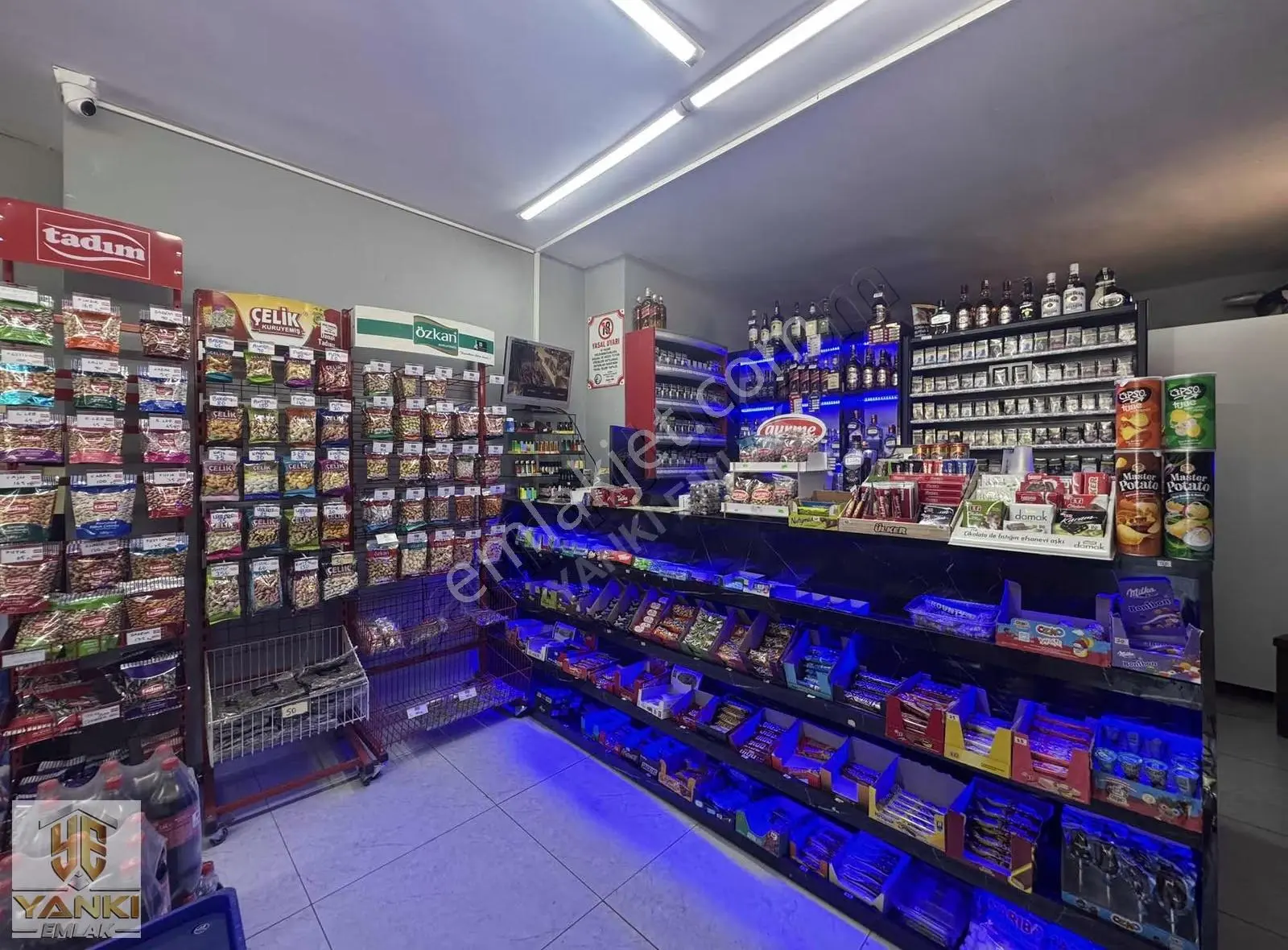 Esentepe Mahallesi İşlek Cadde Üzeri Devren Market