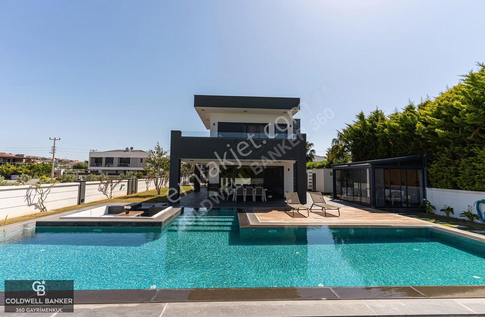 Çeşme Dalyan'da Havuzlu Özel Tasarım 5+2 Satılık Villa - Görsel 30