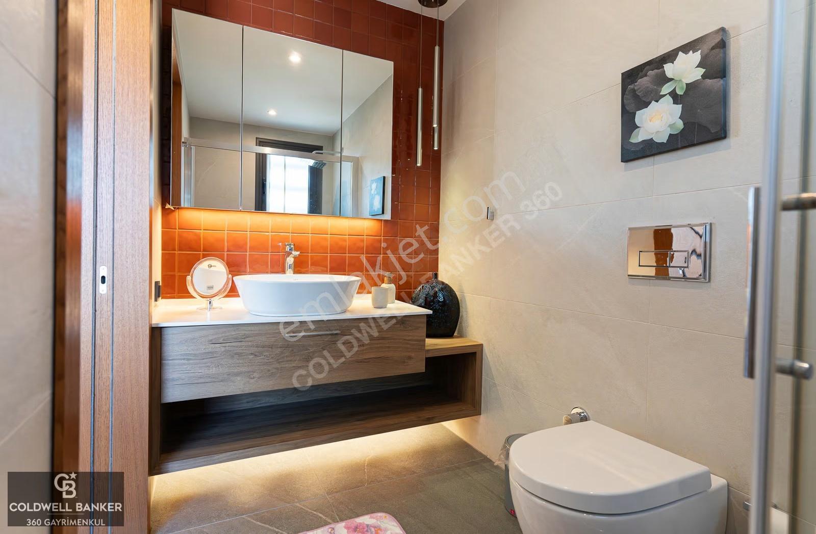 Çeşme Dalyan'da Havuzlu Özel Tasarım 5+2 Satılık Villa - Görsel 2