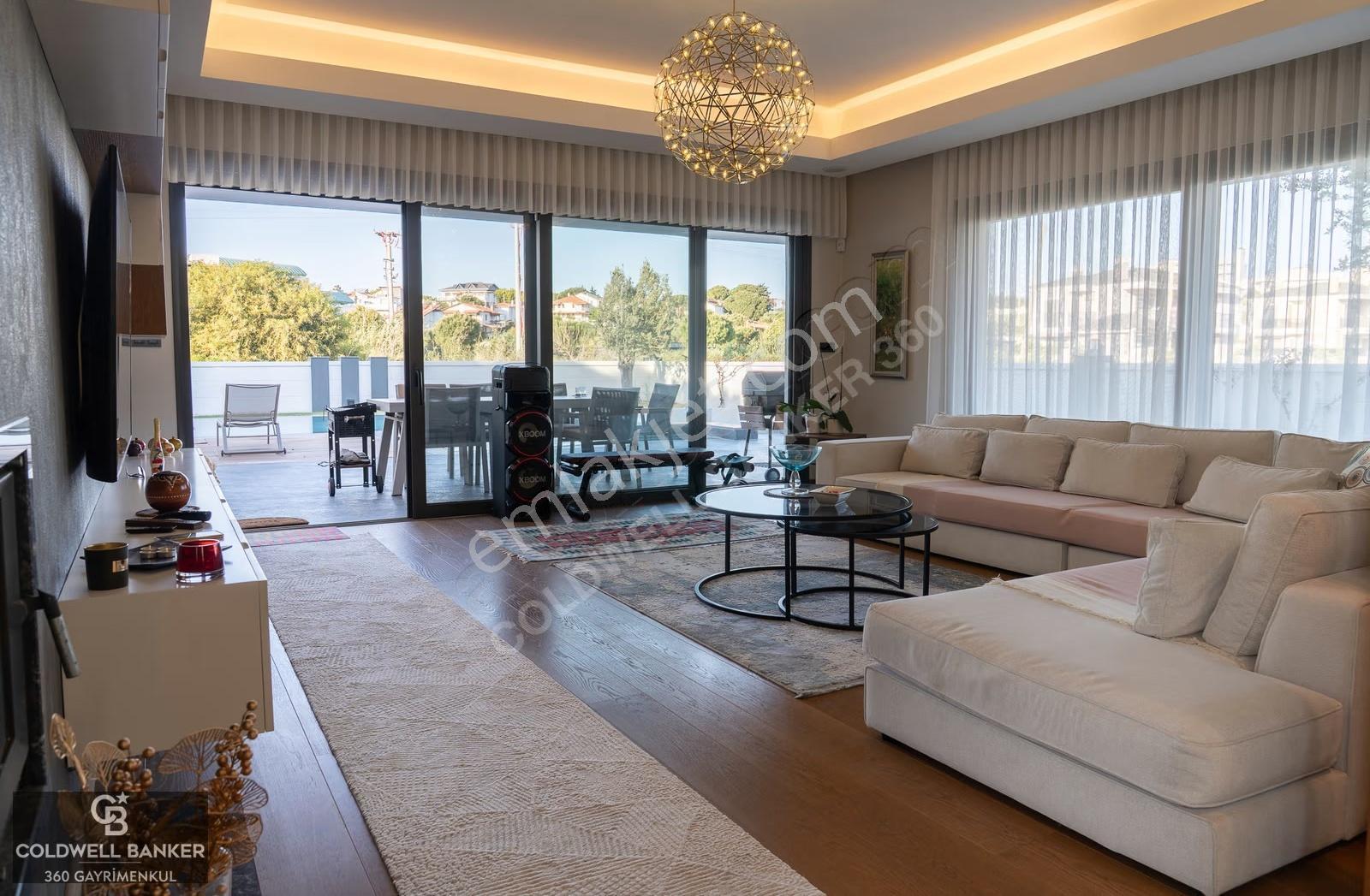 Çeşme Dalyan'da Havuzlu Özel Tasarım 5+2 Satılık Villa - Görsel 23