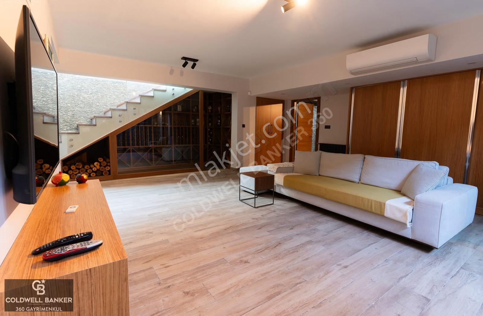 Çeşme Dalyan'da Havuzlu Özel Tasarım 5+2 Satılık Villa - Görsel 6