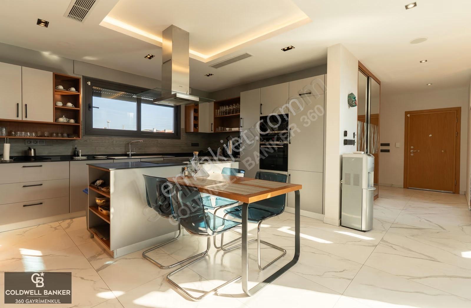 Çeşme Dalyan'da Havuzlu Özel Tasarım 5+2 Satılık Villa - Görsel 17