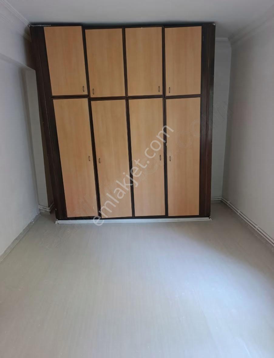 Gazi Lisesi'nin Hemen Karşı Arasında Kiralık Daire !!! - Görsel 16