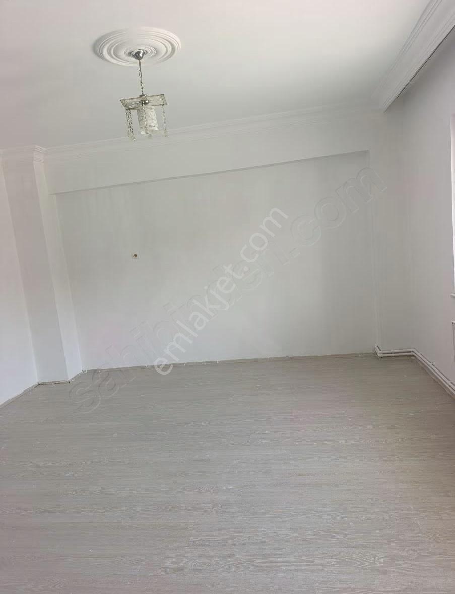 Gazi Lisesi'nin Hemen Karşı Arasında Kiralık Daire !!! - Görsel 4