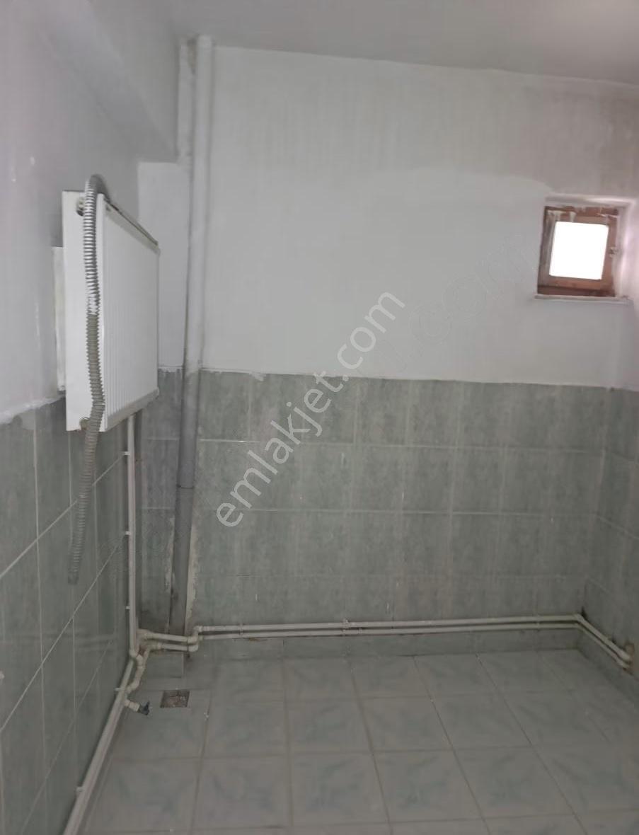 Gazi Lisesi'nin Hemen Karşı Arasında Kiralık Daire !!! - Görsel 7